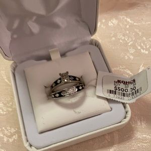 Ladies beautiful sterling silver/black wedding/engagement set value $500